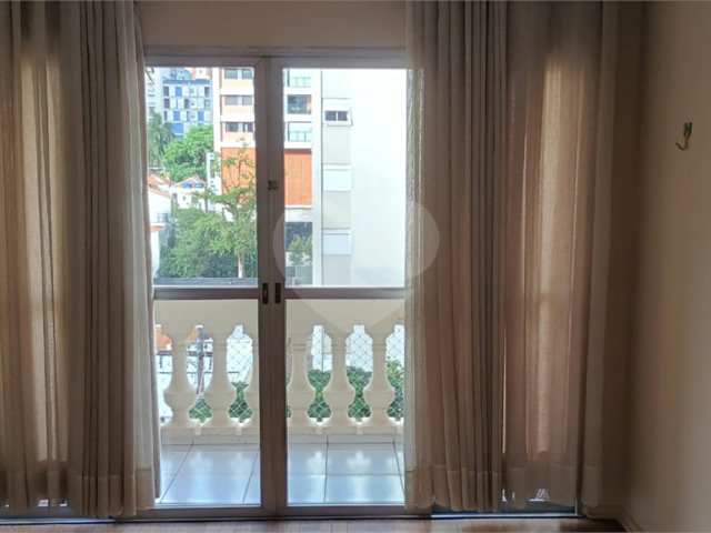 Apartamento para alugar com 3 quartos, sendo 1 suíte,  em Cerqueira Cesar, São Paulo, SP