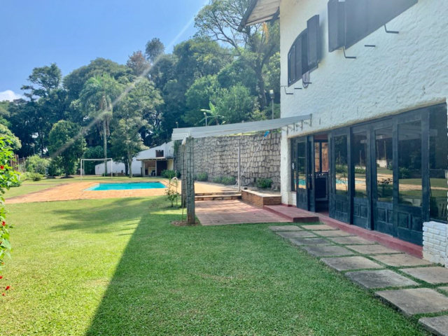 Casa Térrea à venda com 4 quartos, sendo 1 suíte,  em Serra da Cantareira, Mairiporã, SP
