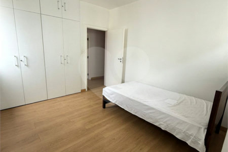 Apartamento à venda com 3 quartos, sendo 1 suíte, em Santa Cecília, São Paulo, SP