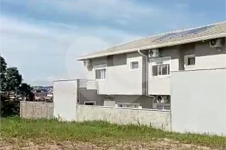 Terreno à venda com 1 suíte no condomínio Bosque dos Cambarás, Valinhos - SP