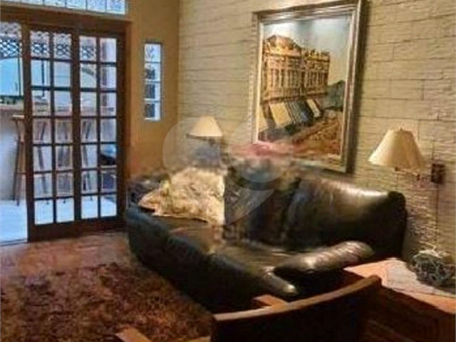 Sobrado à venda com 3 quartos em Tremembé, São Paulo, SP
