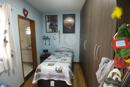 Casa à venda com 2 suítes no condomínio Morada das Hortênsias, São Paulo - SP