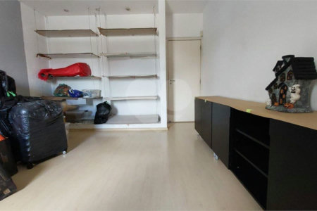 Casa à venda com 4 quartos, sendo 2 suítes,  em Vila Alexandria, São Paulo, SP