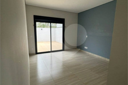 Casa à venda com 3 quartos, sendo 1 suíte, no condomínio Jardim Laguna, Indaiatuba - SP