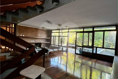 Sobrado à venda com 3 quartos, sendo 1 suíte, em Rolinópolis, São Paulo, SP