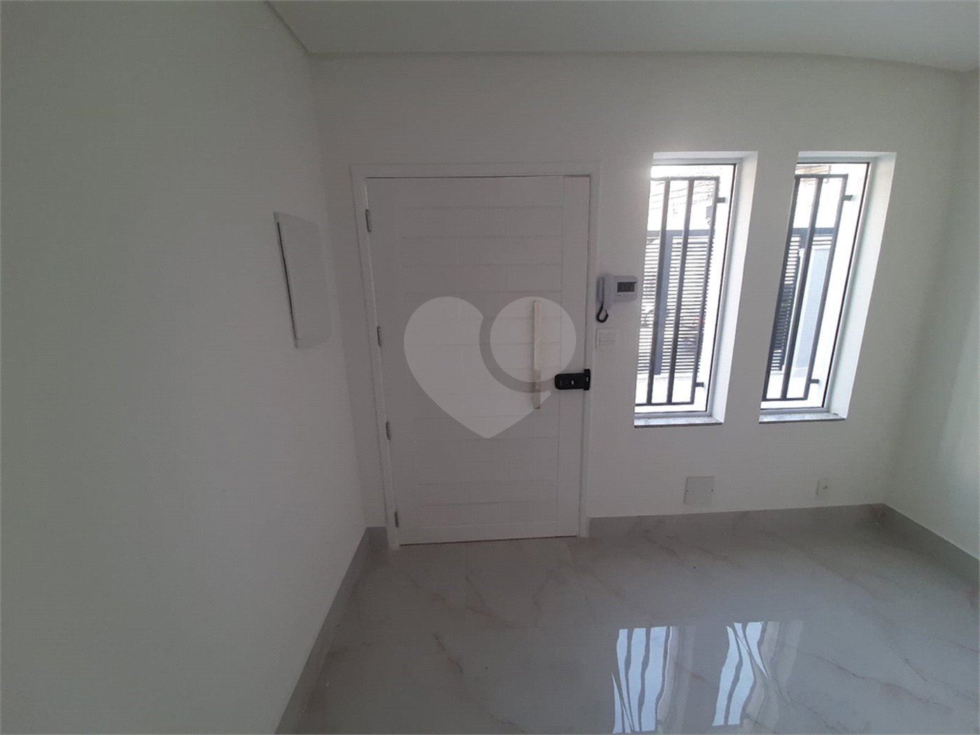 Sobrado à venda com 4 quartos, sendo 3 suítes, em Vila Paulicéia, São Paulo, SP