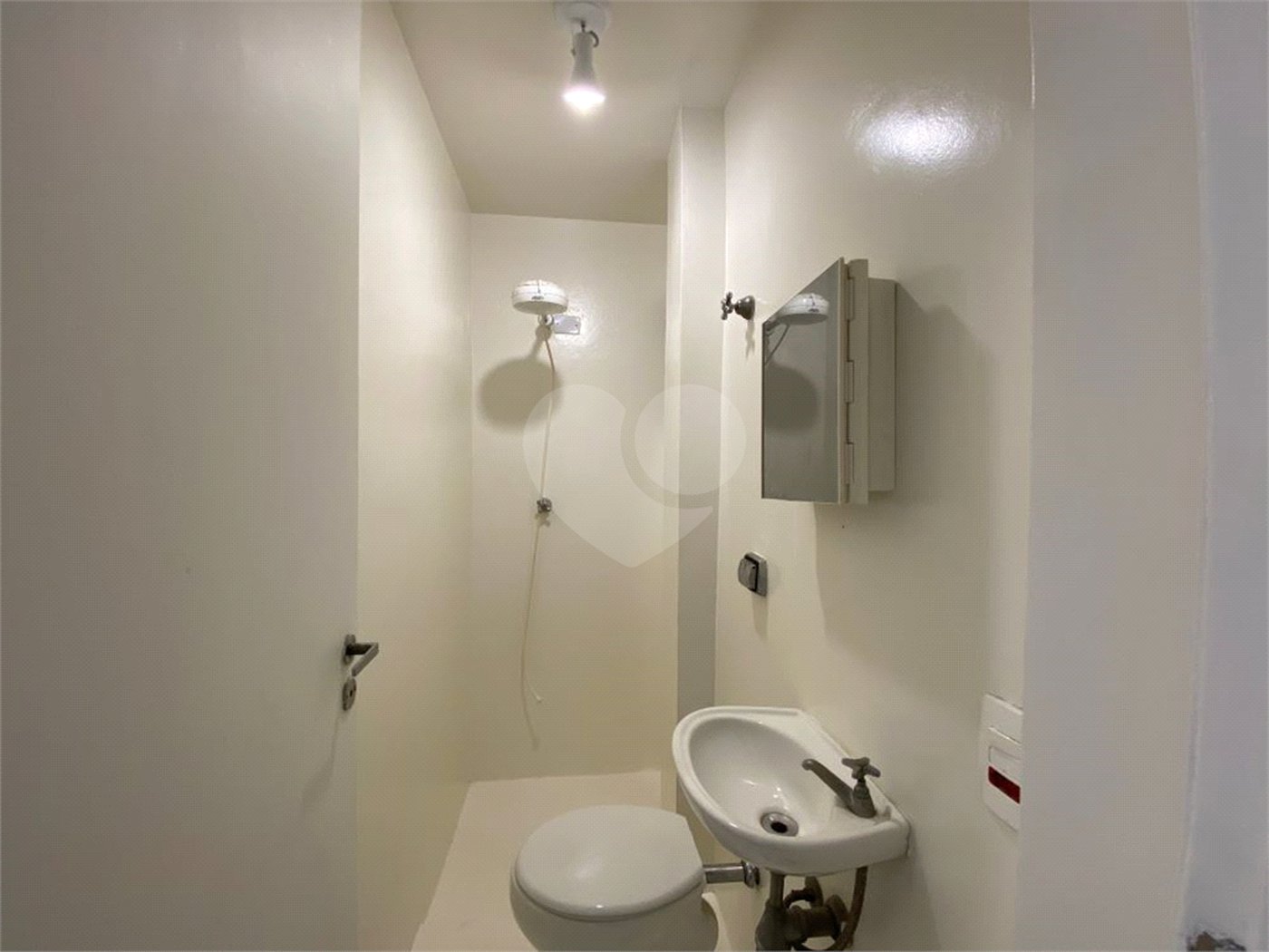 Apartamento para alugar com 3 quartos, sendo 1 suíte, em Jardim Europa, São Paulo, SP