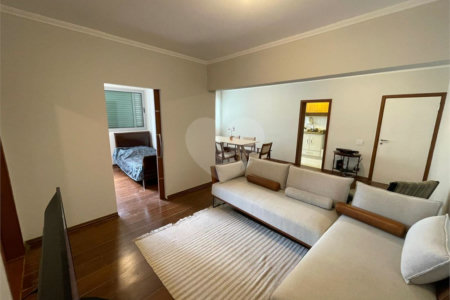 Apartamento à venda com 3 quartos, sendo 1 suíte,  em Vila Olímpia, São Paulo, SP