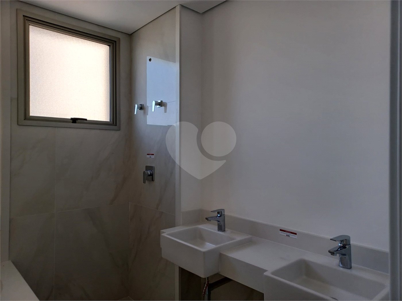 Apartamento à venda com 4 suítes em Real Parque, São Paulo, SP