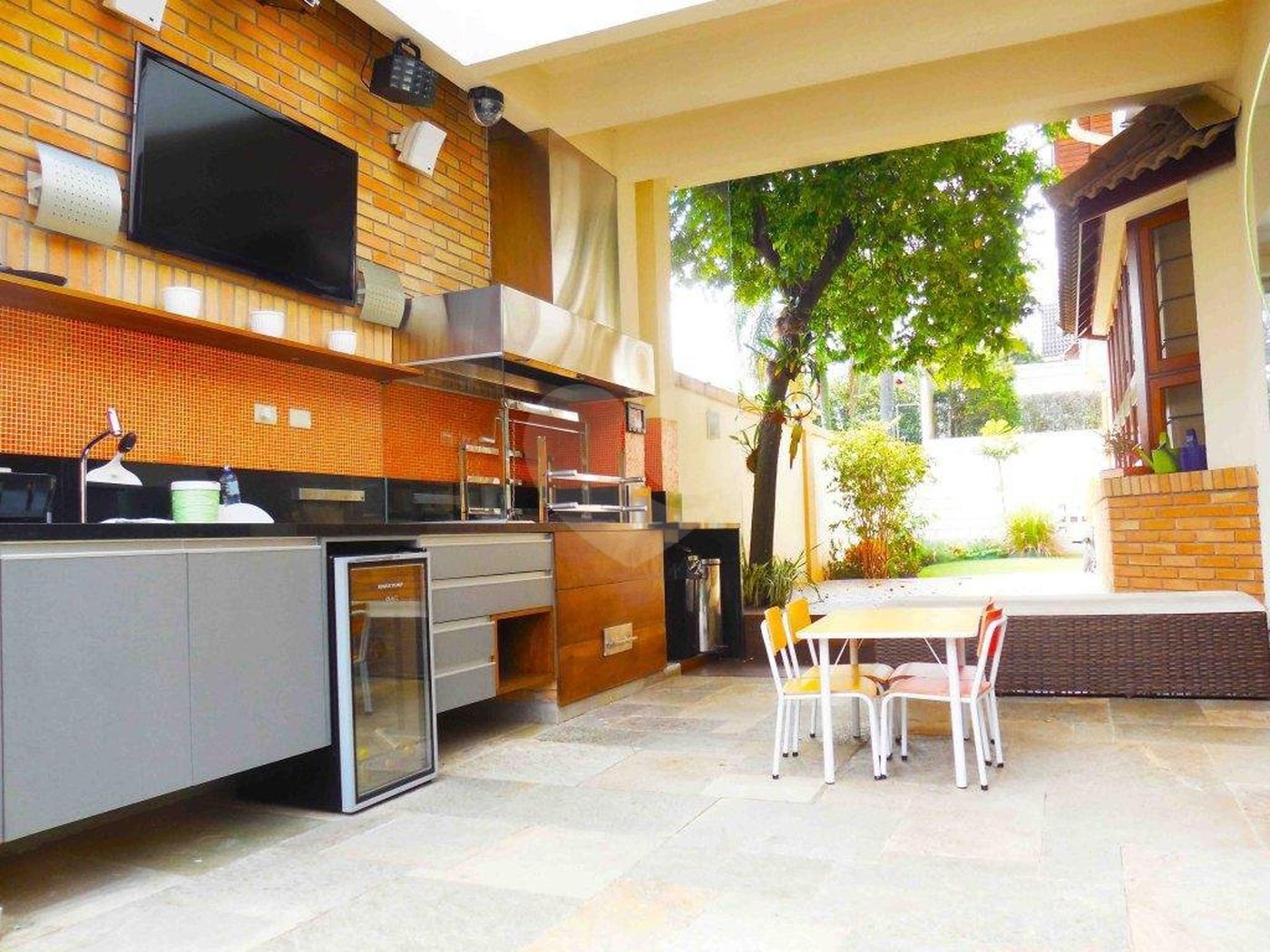 Casa à venda com 4 suítes no condomínio Vilaggio Monte Alegre, São Paulo - SP