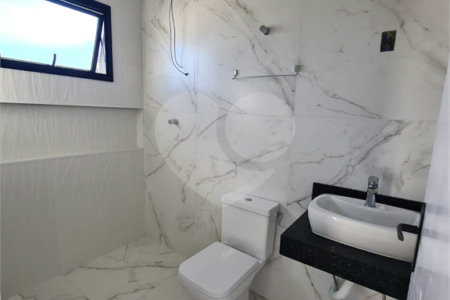 Casa à venda com 3 suítes no condomínio Reserva dos Jatobás, Louveira - SP