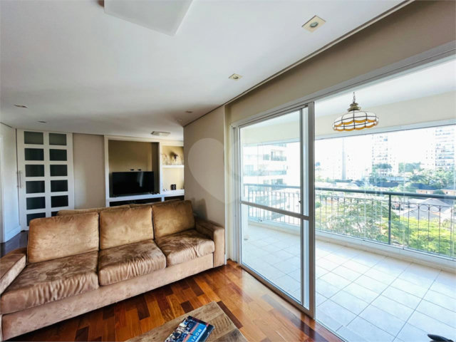 Apartamento à venda com 3 quartos, sendo 2 suítes,  em Jardim Marajoara, São Paulo, SP