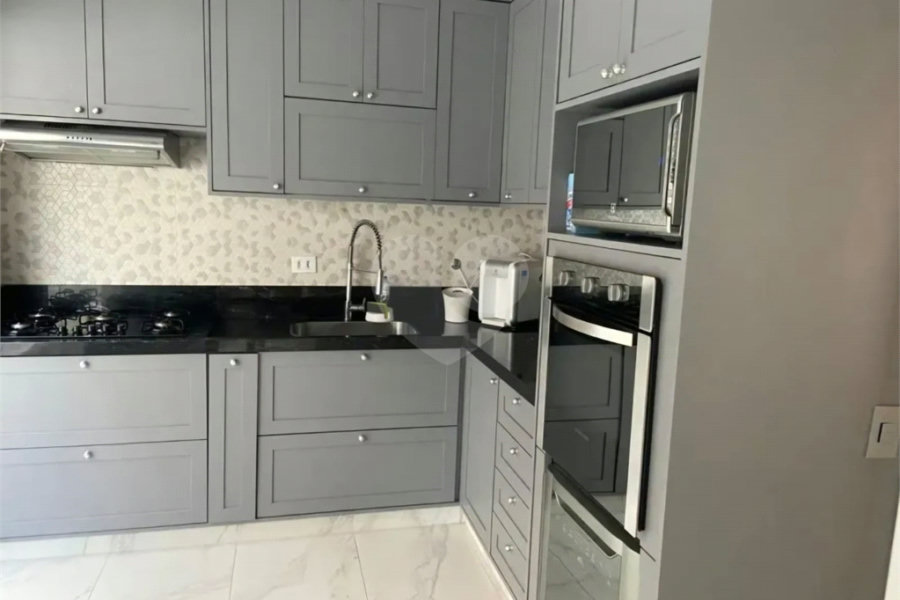 Casa à venda com 3 quartos, sendo 1 suíte, no condomínio Villas de São Francisco I, São Paulo - SP