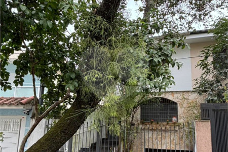 Sobrado à venda com 3 quartos, sendo 1 suíte, em Chácara Inglesa, São Paulo, SP