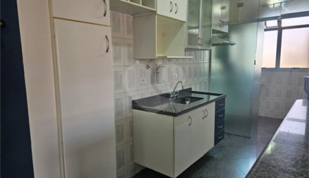 Apartamento à venda com 3 quartos, sendo 1 suíte,  em Vila Gumercindo, São Paulo, SP