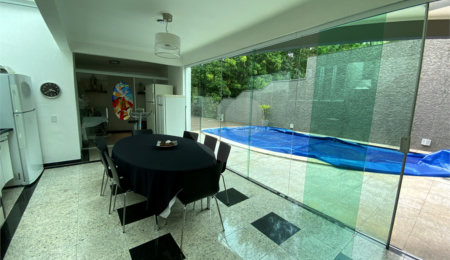 Sobrado à venda com 4 quartos, sendo 1 suíte,  em Horto, São Paulo, SP