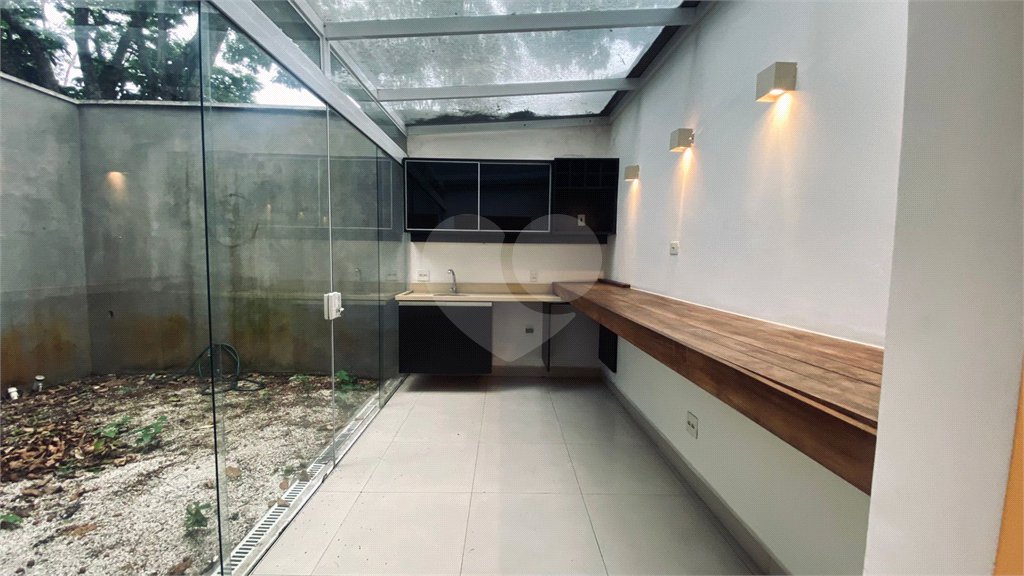 Casa à venda com 3 suítes no condomínio Vilas 2, São Paulo - SP