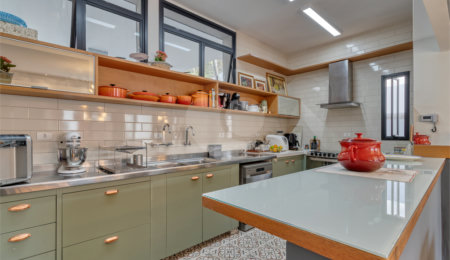 Casa à venda com 3 quartos, sendo 1 suíte,  em Granja Julieta, São Paulo, SP