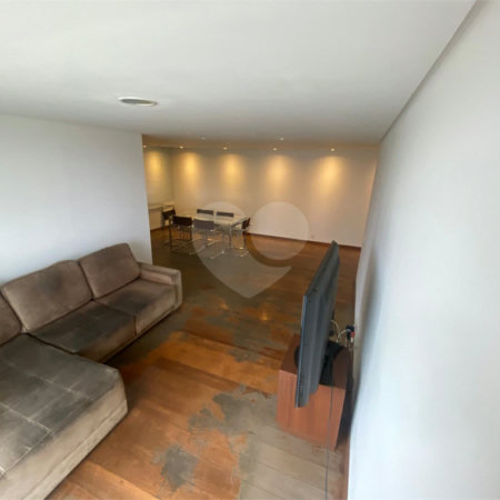 Apartamento à venda com 3 quartos, sendo 1 suíte, em Água Branca, São Paulo, SP