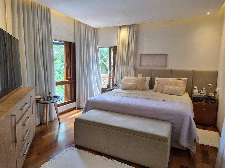Casa em Condomínio de Alto Padrão no Suíça da Cantareira.
