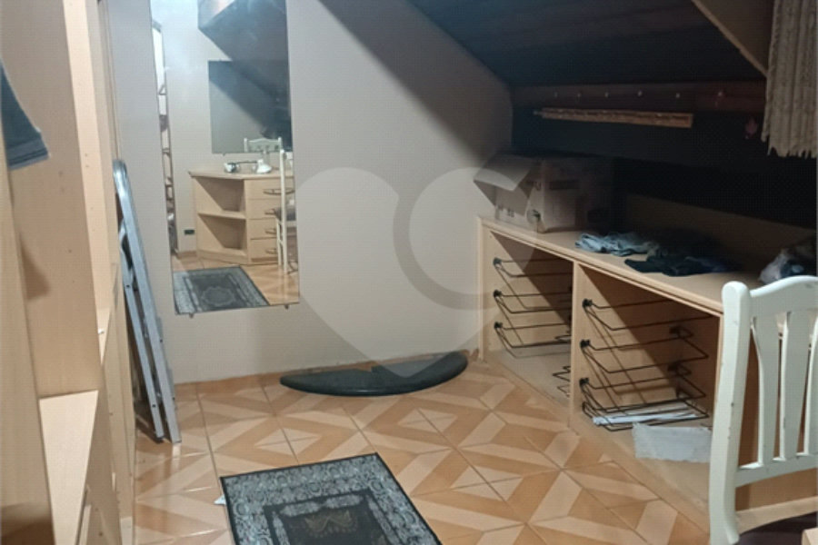 Sobrado com 4 Quartos e 4 banheiros à Venda -337 m² por R$ 850.,000 -- Jardim Vivan,-Jaraguá, São Paulo - SP