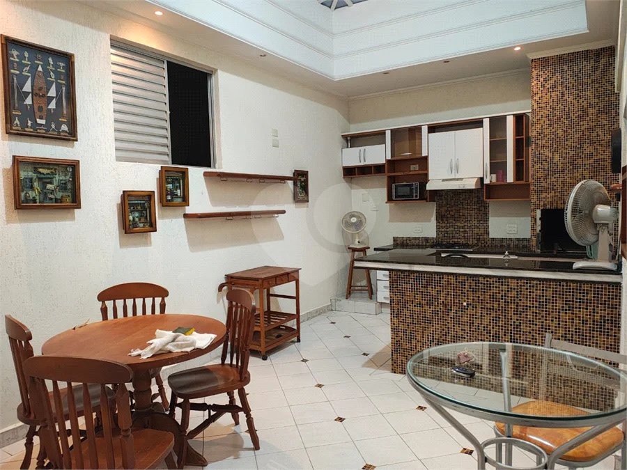 SOBRADO COMERCIAL PARA LOCAÇÃO NO RUDGE RAMOS | 197 m²