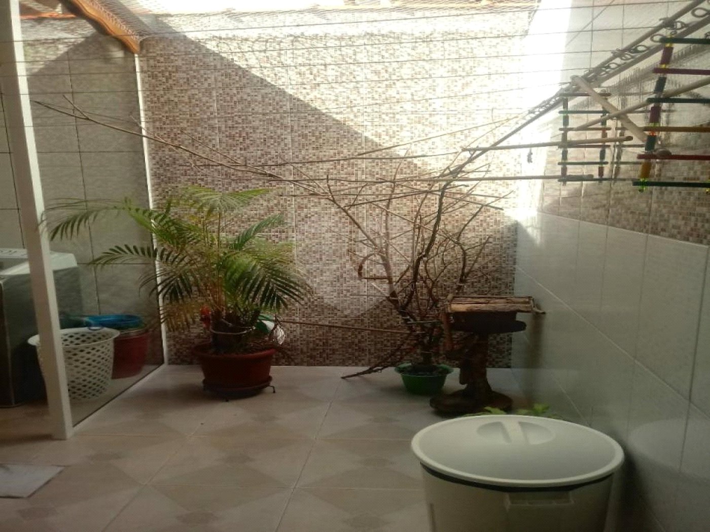Casa à venda com 3 quartos, sendo 1 suíte, no condomínio Alcides Moreira, São Paulo - SP