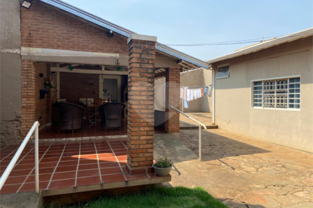 Casa à venda com 3 quartos, sendo 1 suíte, no Centro, Araraquara, SP