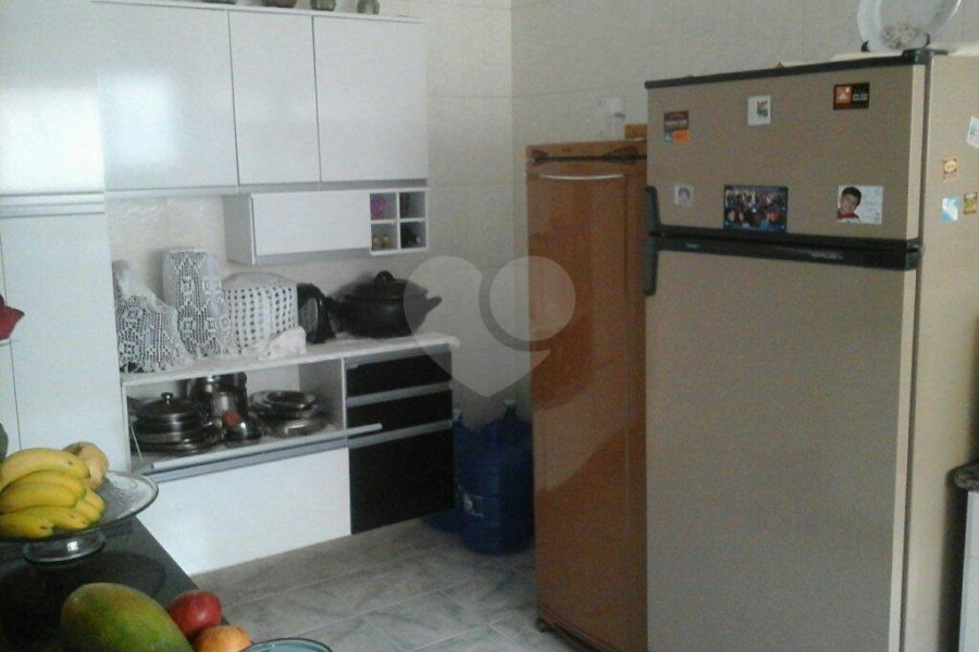 Casa de Vila à venda com 4 quartos, sendo 1 suíte, no condomínio Travessa Isadora,4, São Paulo - SP