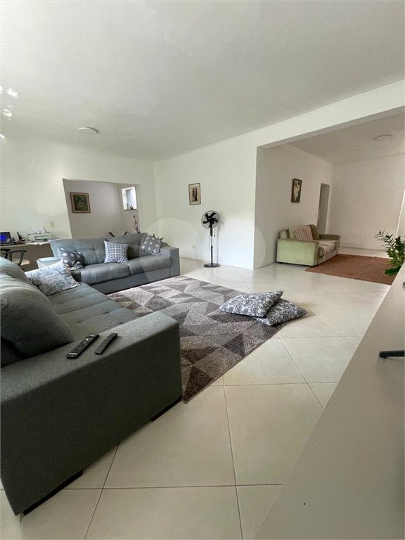 Sobrado à venda com 3 suítes em Vila Junqueira, Atibaia, SP