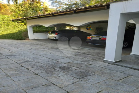 Casa à venda com 5 quartos, sendo 2 suítes,  em Jardim Guedala, São Paulo, SP