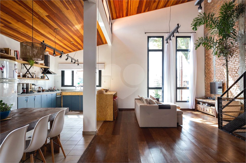 Casa Térrea à venda com 3 quartos, sendo 2 suítes,  em Vila Ipojuca, São Paulo, SP