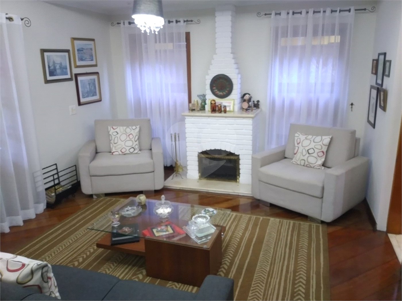 Casa à venda com 4 quartos, sendo 3 suítes, no condomínio Da Serra, São Paulo - SP