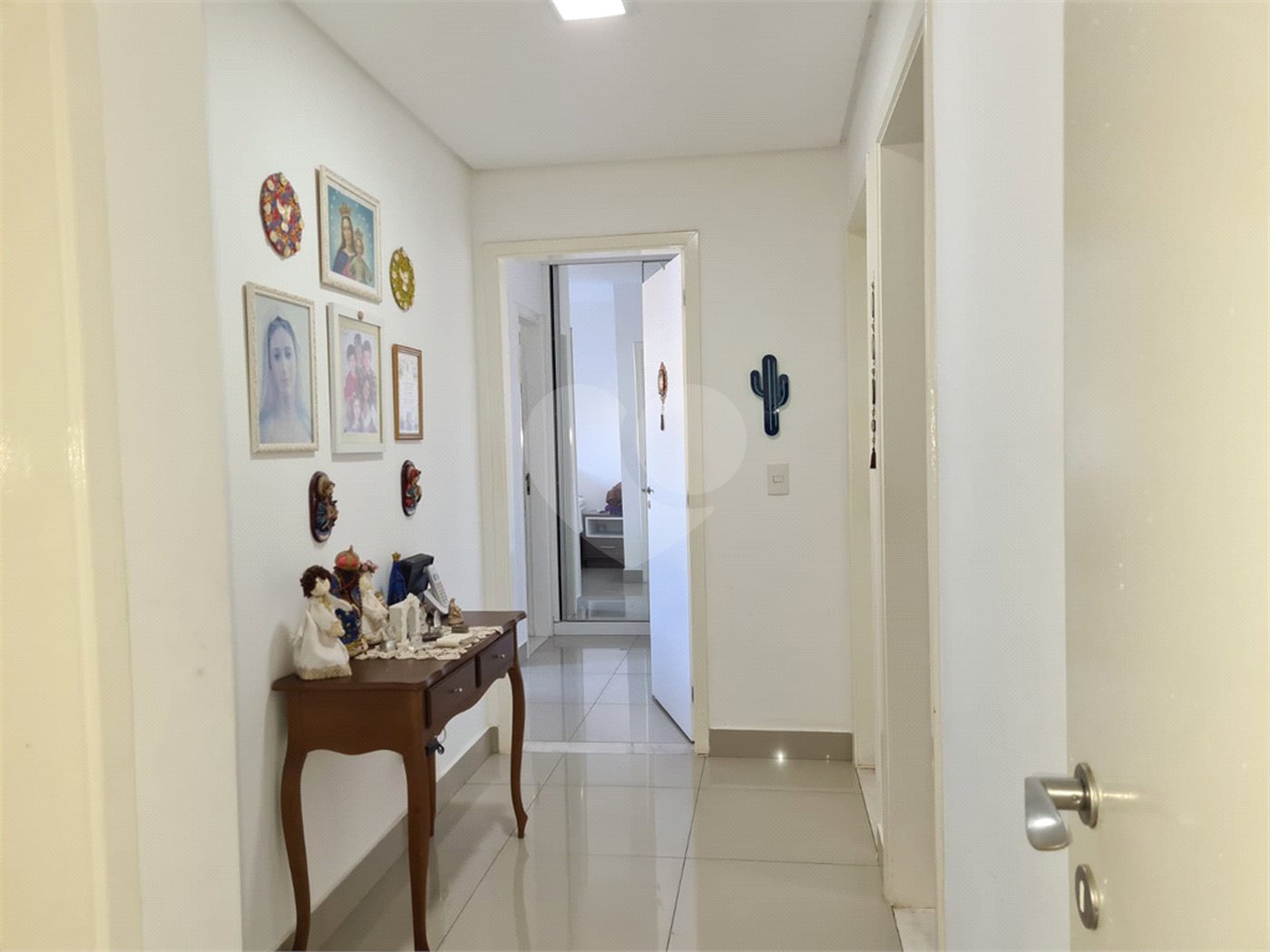 Apartamento à venda com 4 quartos, sendo 2 suítes, em Santa Rosa, Cuiabá, MT
