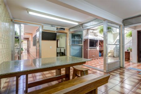 Casa à venda com 3 quartos, sendo 1 suíte, em Santo Amaro, São Paulo, SP