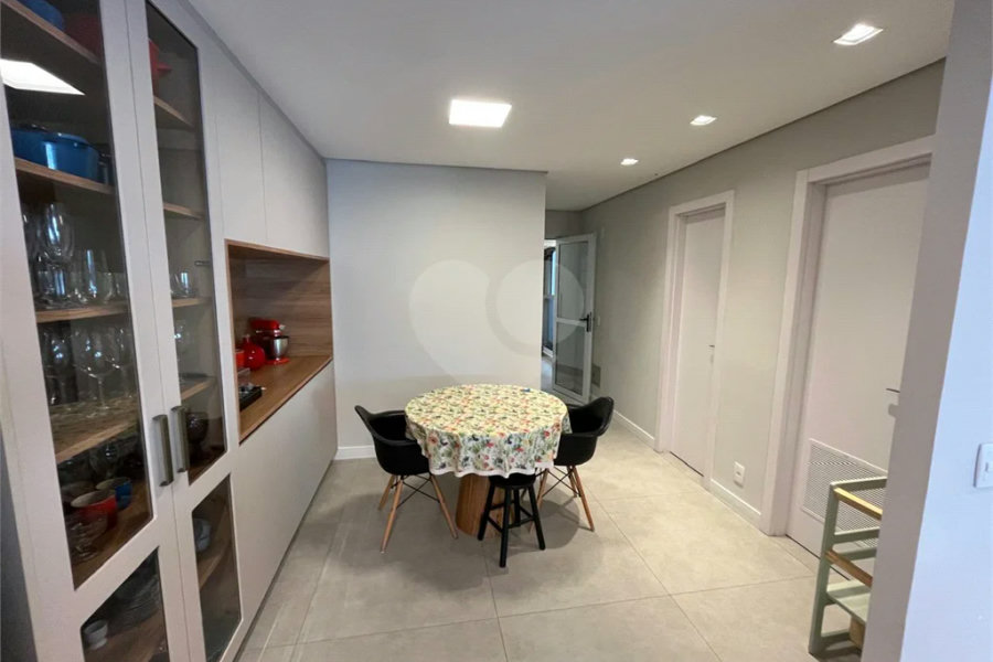 Apartamento à venda com 4 quartos, sendo 2 suítes, em Perdizes, São Paulo, SP