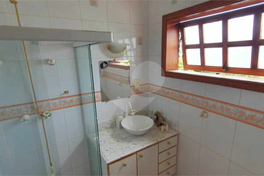 Sobrado à venda ou para alugar com 5 quartos, sendo 3 suítes,  em Tremembé, São Paulo, SP