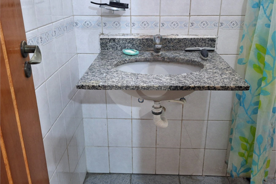 Casa à venda com 2 quartos em Vila Paulicéia, São Paulo, SP
