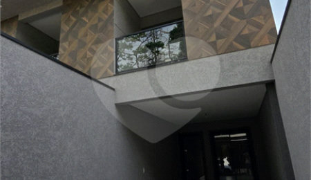 Sobrado à venda ou para alugar com 3 quartos, sendo 1 suíte,  em Parque São Domingos, São Paulo, SP