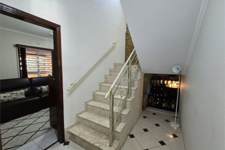 Sobrado à venda com 4 quartos, sendo 1 suíte,  em Vila Jaguara, São Paulo, SP