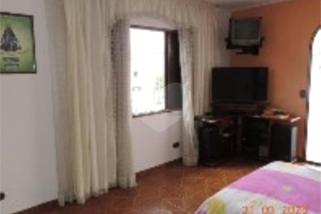 Sobrado à venda com 4 quartos em Vila Ipojuca, São Paulo, SP