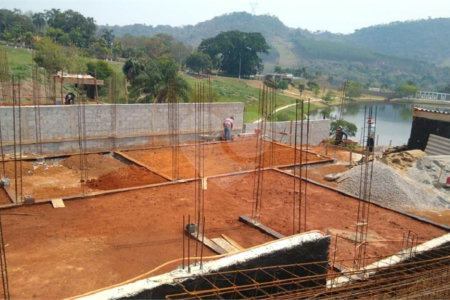 Casa à venda com 3 suítes no condomínio Loteamento Terras da Fazenda Santana I, Atibaia - SP
