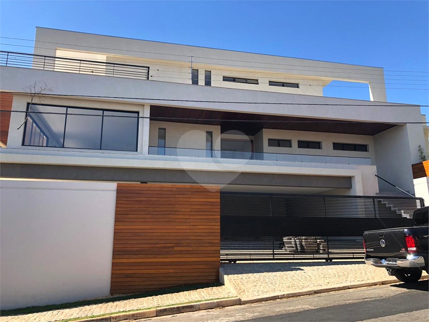 Casa à venda com 4 suítes em Jardim Itaperi, Atibaia, SP