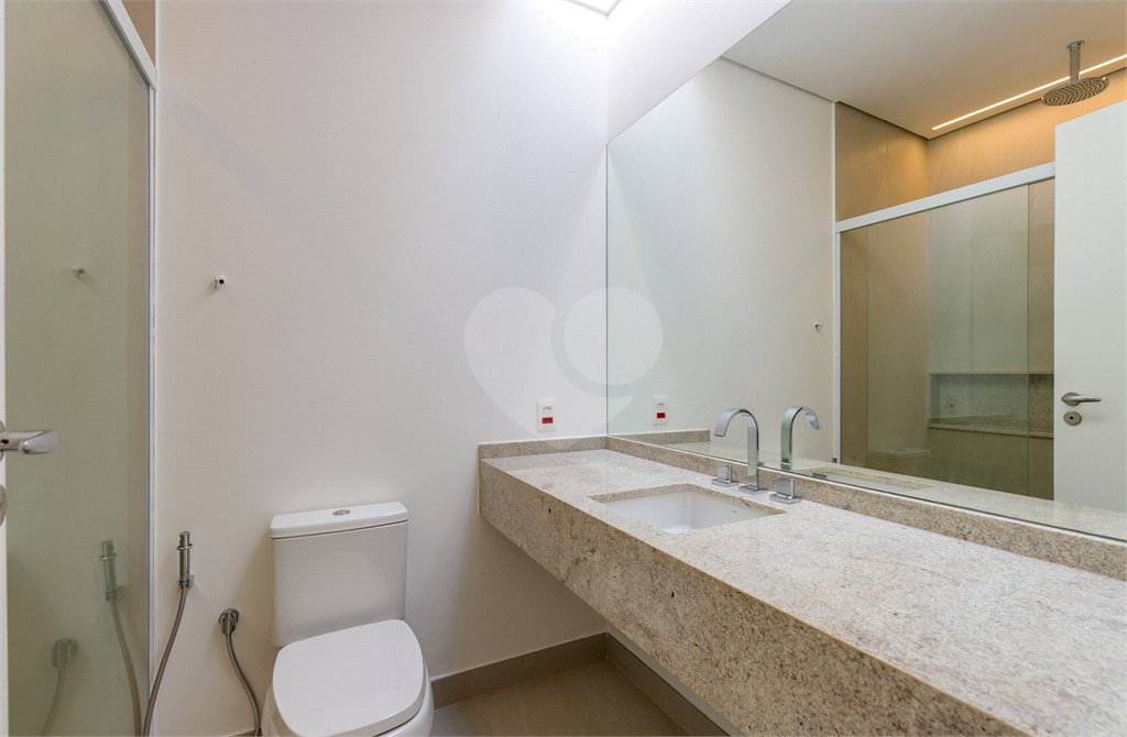 Casa à venda com 5 suítes no condomínio Chácara Flora, São Paulo - SP