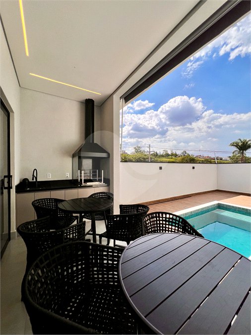 Casa à venda com 3 suítes no condomínio Residencial Mont'alcino, Valinhos - SP