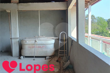 Casa à venda com 7 quartos, sendo 2 suítes, em Campo Grande, Rio de Janeiro, RJ