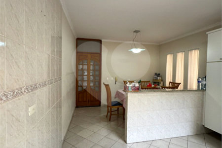 Casa à venda com 3 quartos, sendo 1 suíte, em Vila Constança, São Paulo, SP