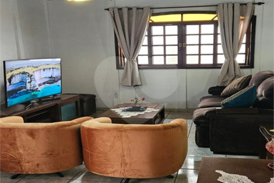 Casa à venda com 2 quartos, sendo 1 suíte, em Tremembé, São Paulo, SP