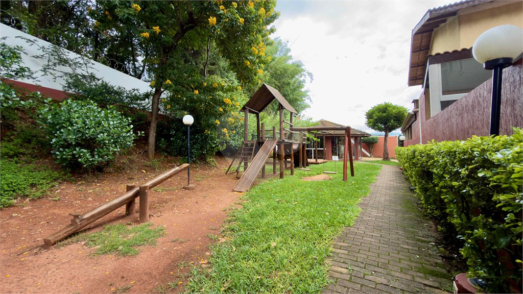 Casa à venda com 2 quartos no condomínio Portal dos Gamez, Atibaia - SP