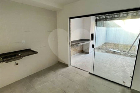 Casa à venda com 2 quartos em Campo Grande, Rio de Janeiro, RJ